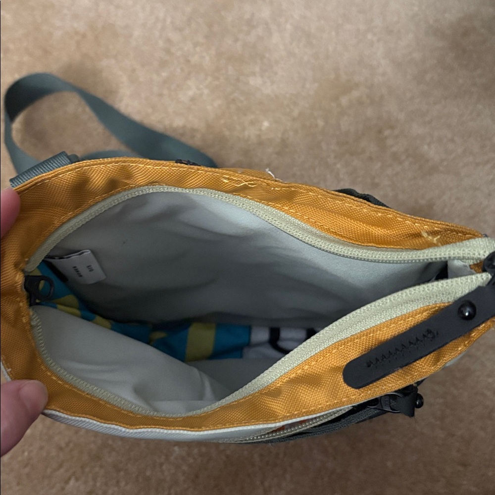 Great condition Sherpani Crossbody for sale! - Picture 3 of 6